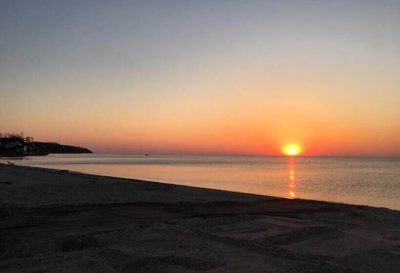 Southold Beach Motel