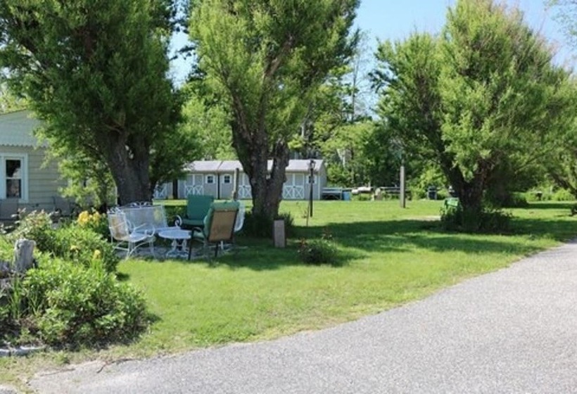 Southold Beach Motel