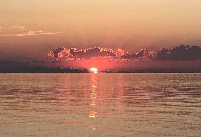 Southold Beach Motel