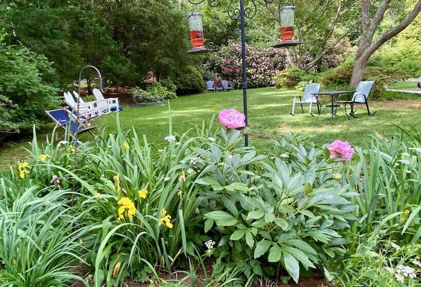 3 Waves Bed & Breakfast