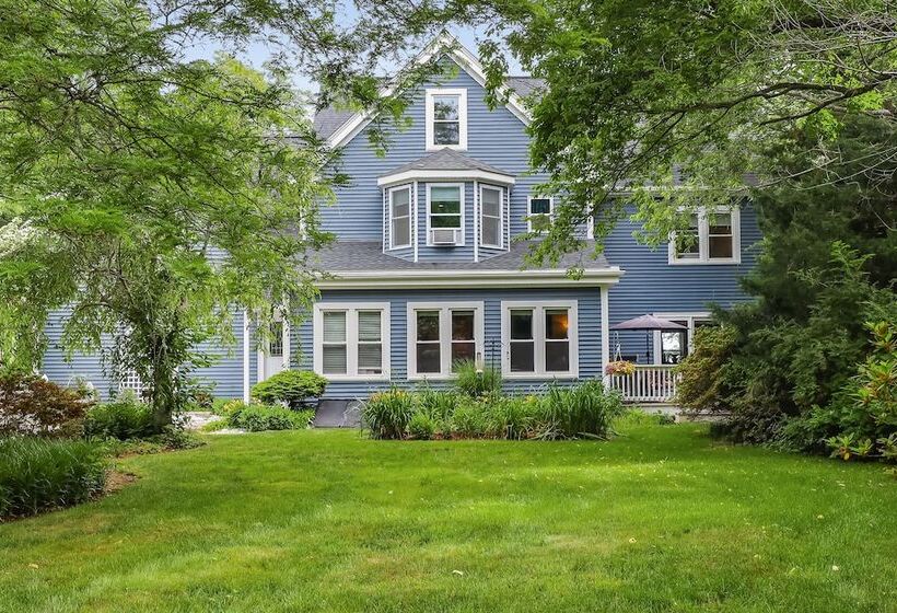 3 Waves Bed & Breakfast