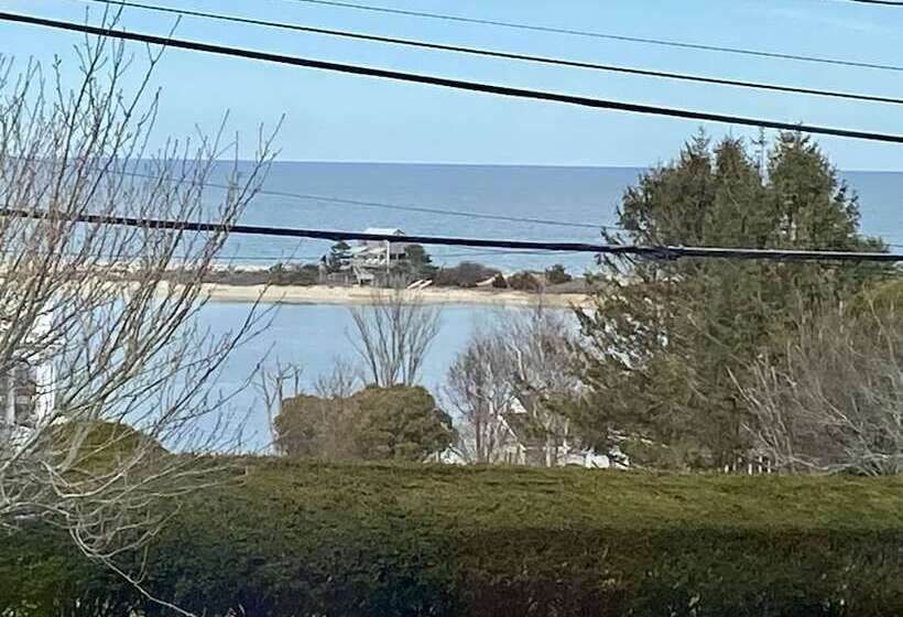 3 Waves Bed & Breakfast