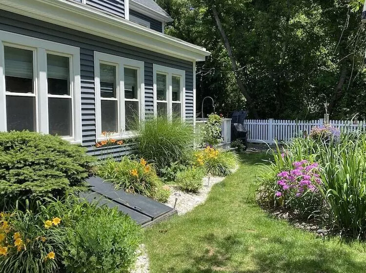 3 Waves Bed & Breakfast