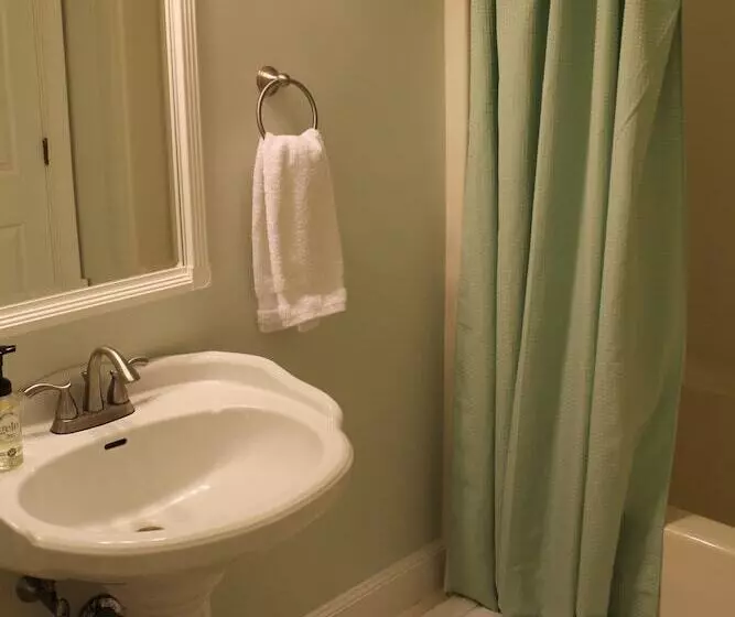 3 Waves Bed & Breakfast