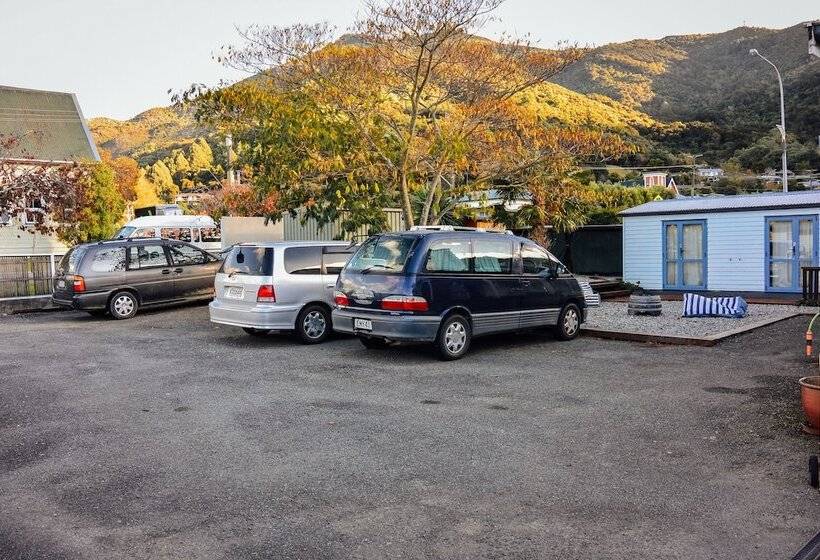 旅馆 Blue Moon Lodge