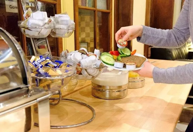 هاستل Euro Youth