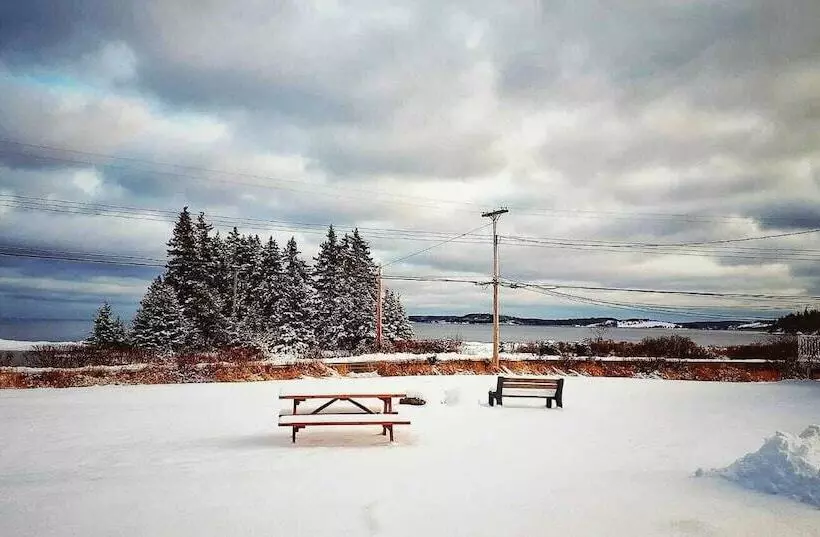 Atlantic View Motel And Cottages