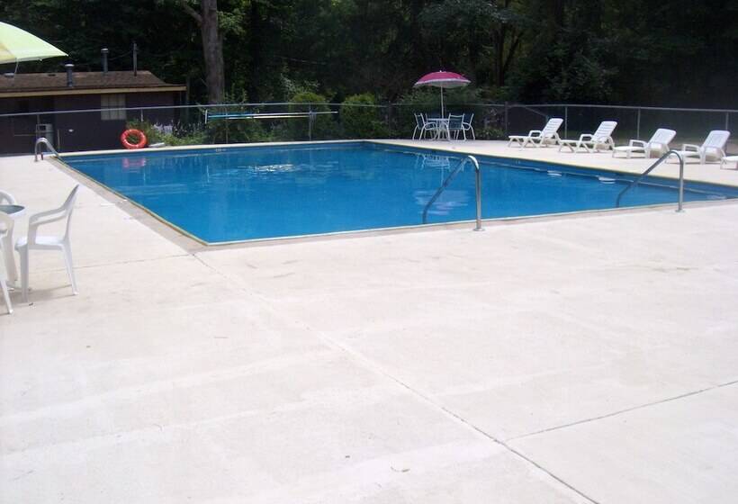 Bear Cave Camping Resort