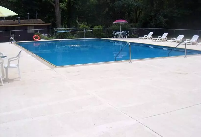 Bear Cave Camping Resort