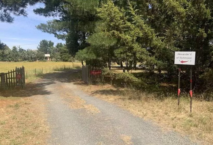 Aamiaismajoitus (B&B) Alexanders Of Richmond