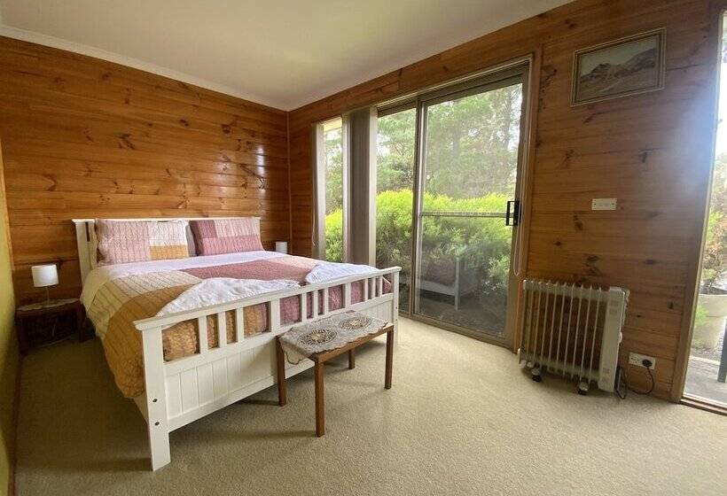 ベッドアンドブレックファースト Alexanders  Of Richmond