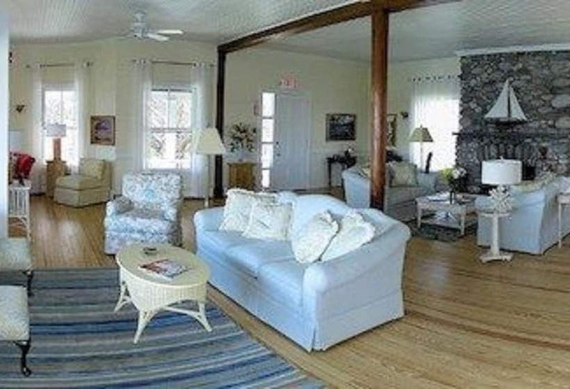 Bed and Breakfast Grey Havens Inn