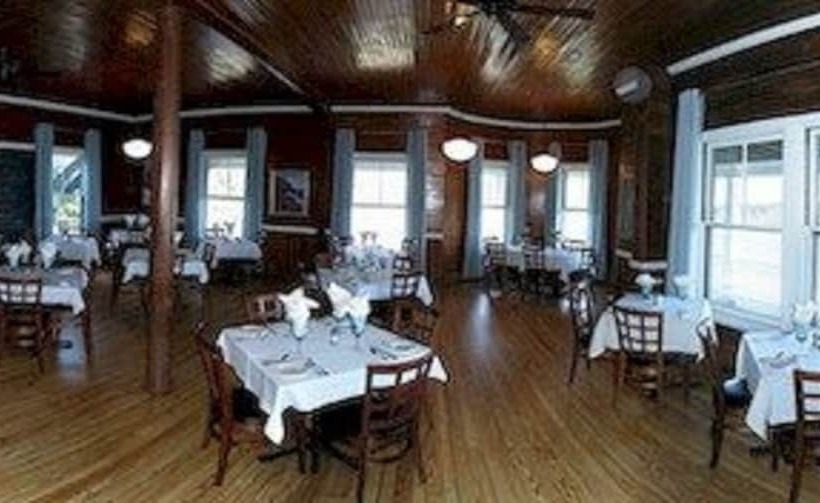 Bed and Breakfast Grey Havens Inn