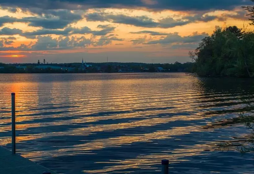 ホテル Curriers Lakeview Lodge