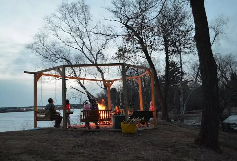 ホテル Curriers Lakeview Lodge