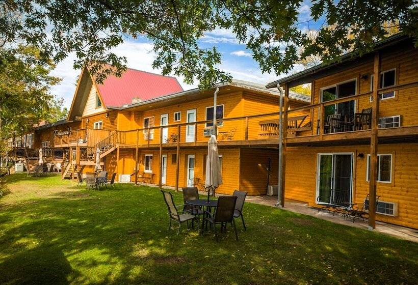 בית מלון כפרי Curriers Lakeview Lodge