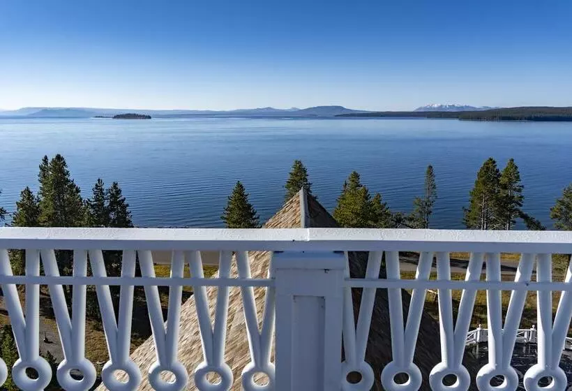 Lake Yellowstone Hotel & Cabins   Inside The Park
