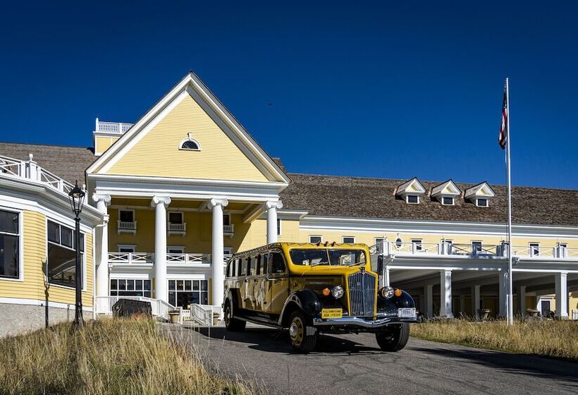 Lake Yellowstone Hotel & Cabins   Inside The Park