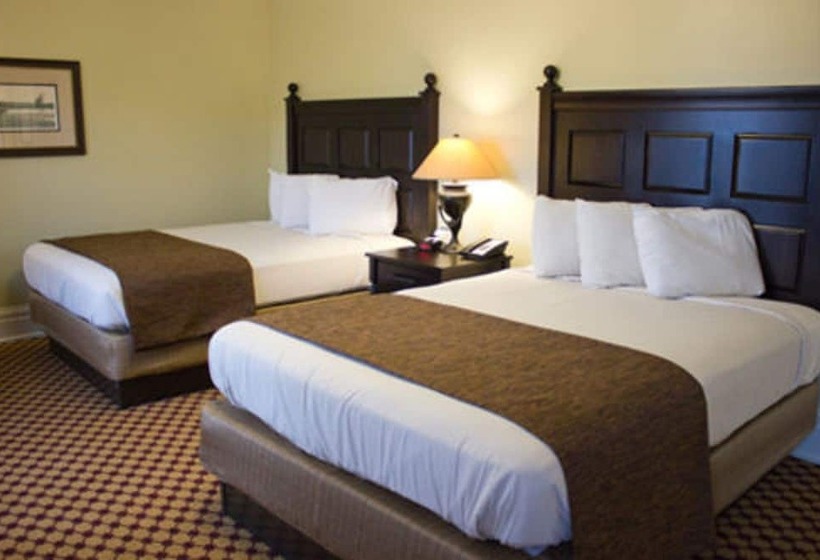 Lake Yellowstone Hotel & Cabins   Inside The Park