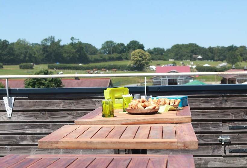 Отель Le Village De Cottages   Le Pôle Du Cheval Et De L âne