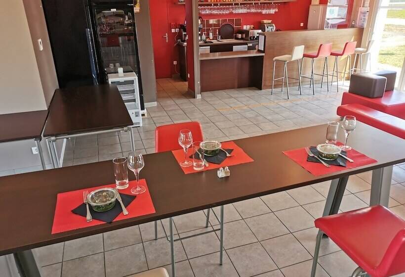 Отель Le Village De Cottages   Le Pôle Du Cheval Et De L âne