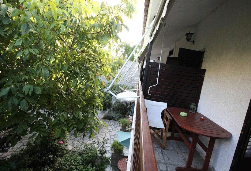 Отель Mirto Apartments