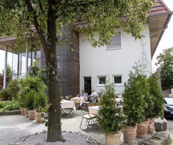 Hotelli & Restaurant Die Linde