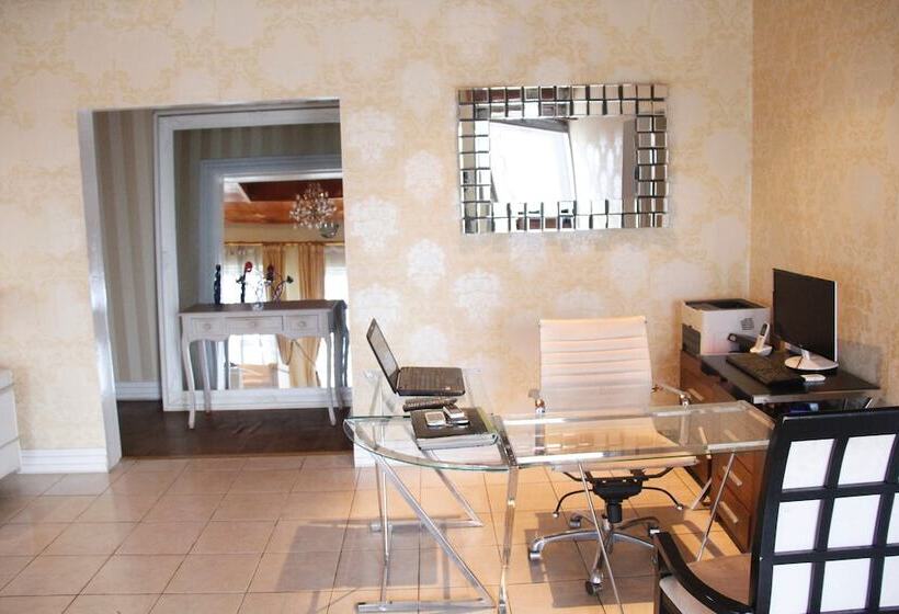 هتل Saddle Hill Ranch