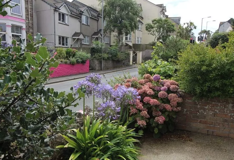 ホテル Spacious Central Cornish Townhouse