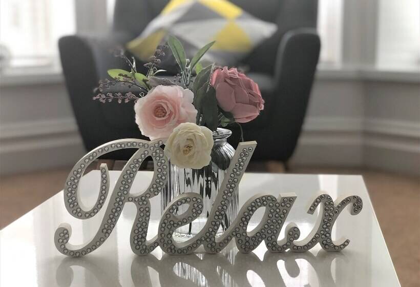 ホテル Spacious Central Cornish Townhouse