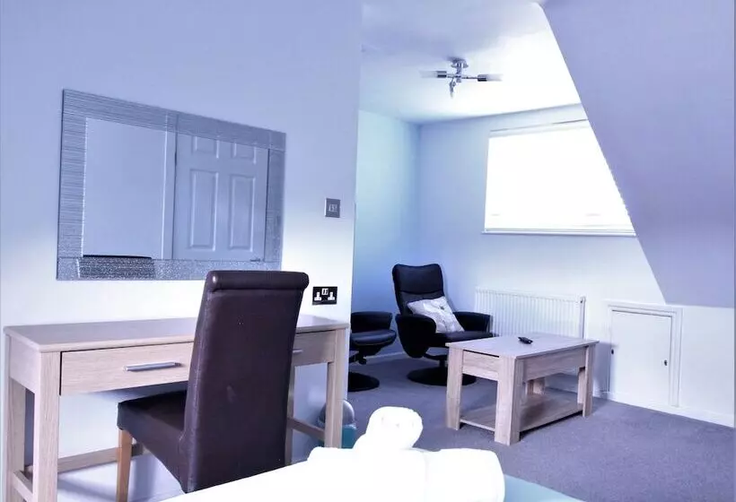 ホテル Spacious Central Cornish Townhouse