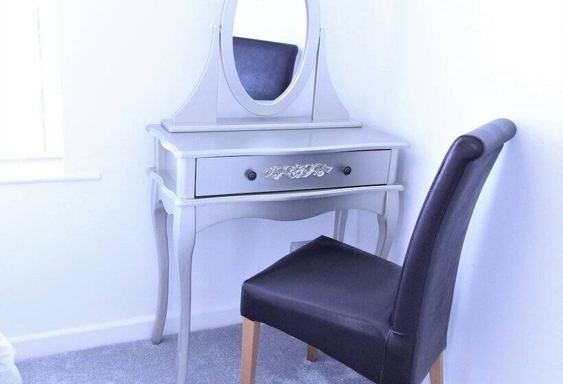 ホテル Spacious Central Cornish Townhouse