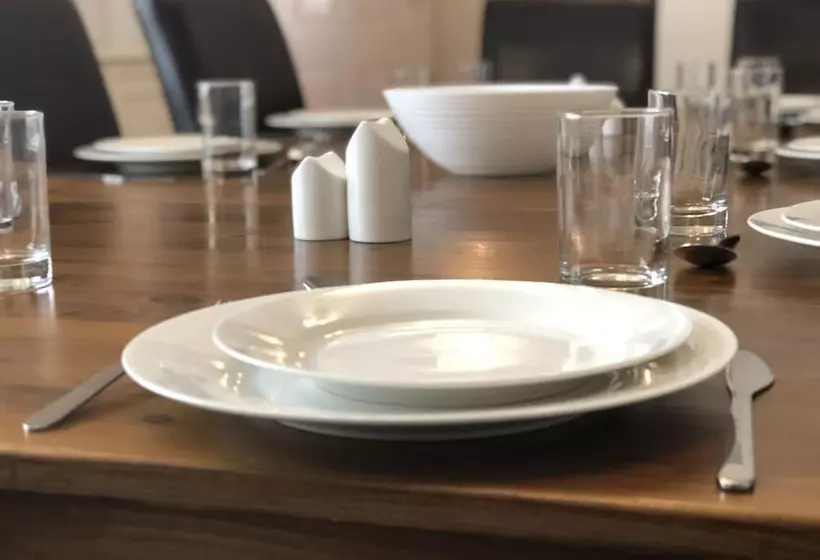 ホテル Spacious Central Cornish Townhouse