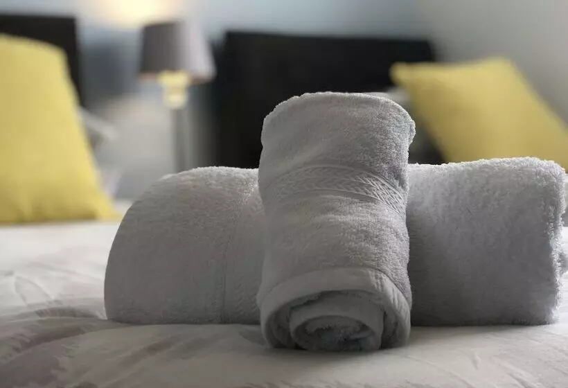 ホテル Spacious Central Cornish Townhouse