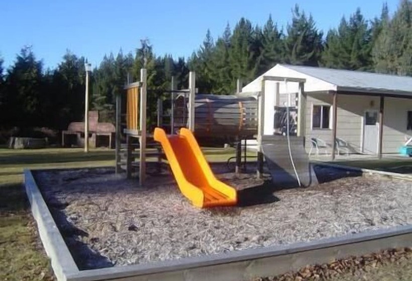 Отель Tongariro Holiday Park