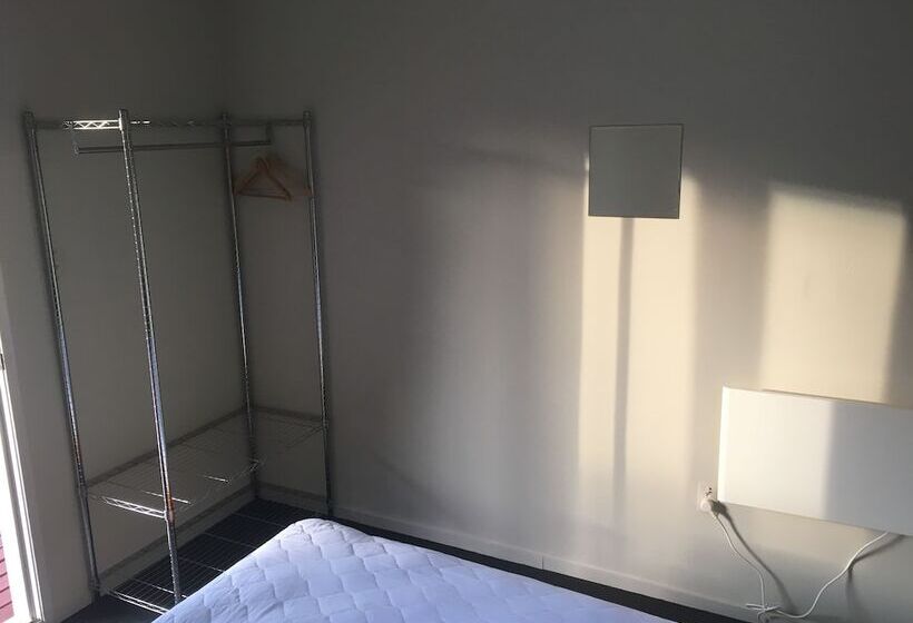 Отель Tongariro Holiday Park