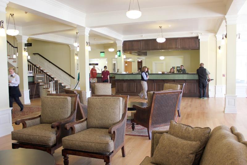 Lake Yellowstone Hotel & Cabins   Inside The Park