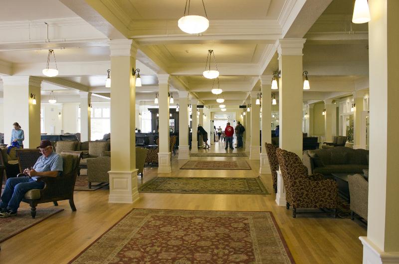 Lake Yellowstone Hotel & Cabins   Inside The Park
