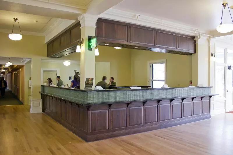 Lake Yellowstone Hotel & Cabins   Inside The Park