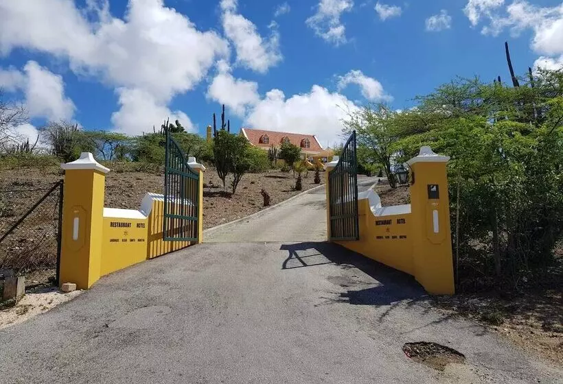 Landhuis Klein Santa Martha Boutique Hotel Restaurant