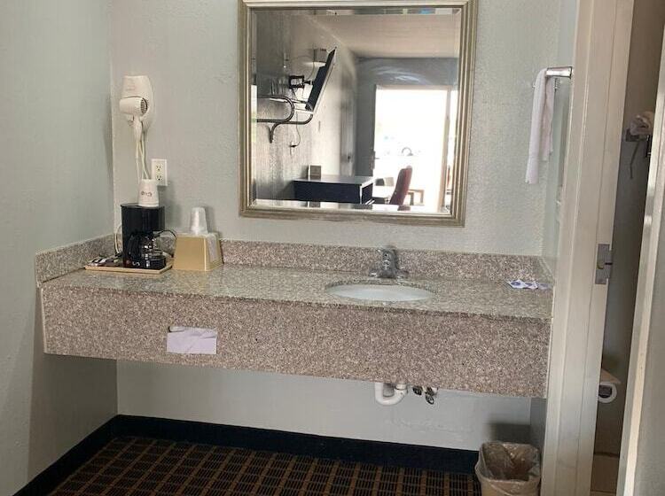 فندق على الطريق Lake Seminole Inn