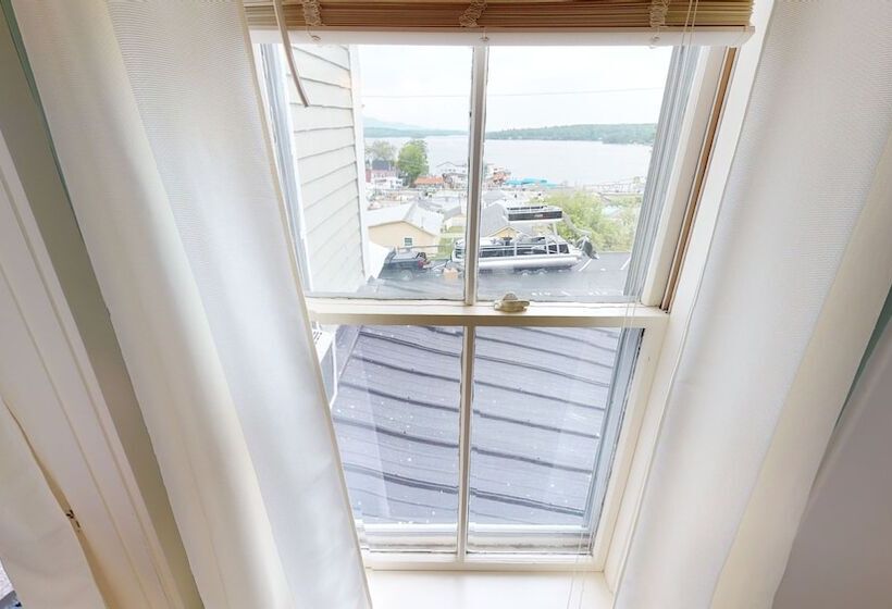 膳宿费 The Lakeview Inn & Cottages