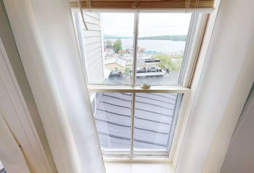 ペンション The Lakeview Inn & Cottages