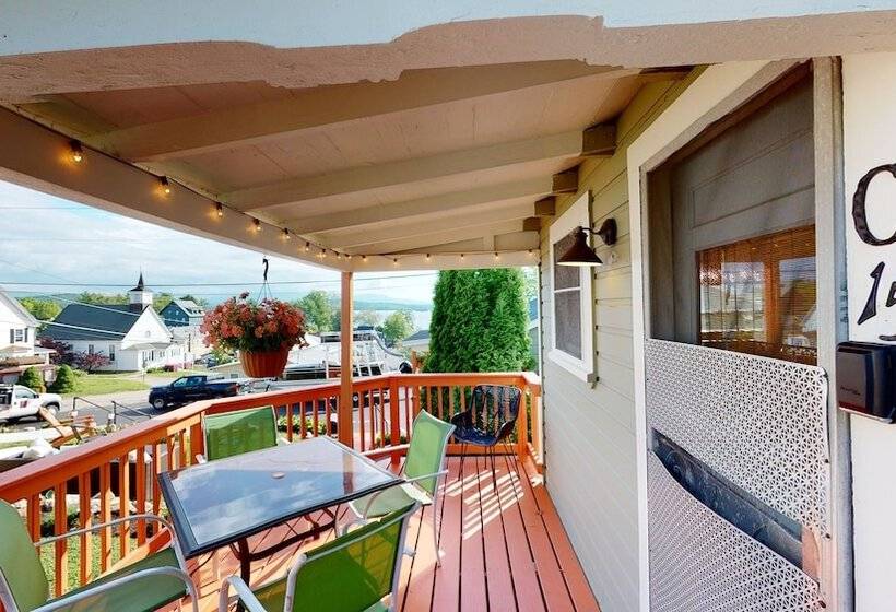 膳宿费 The Lakeview Inn & Cottages