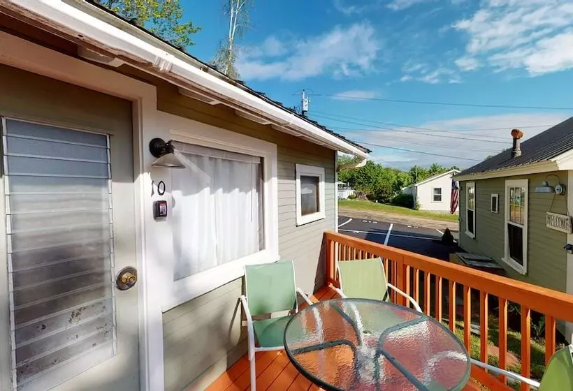 ペンション The Lakeview Inn & Cottages