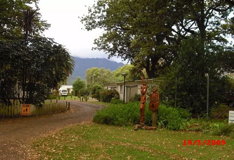 リゾートホテル Te Aroha Holiday Park And Hot Pools