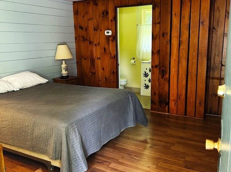 Saratoga Garden Motel