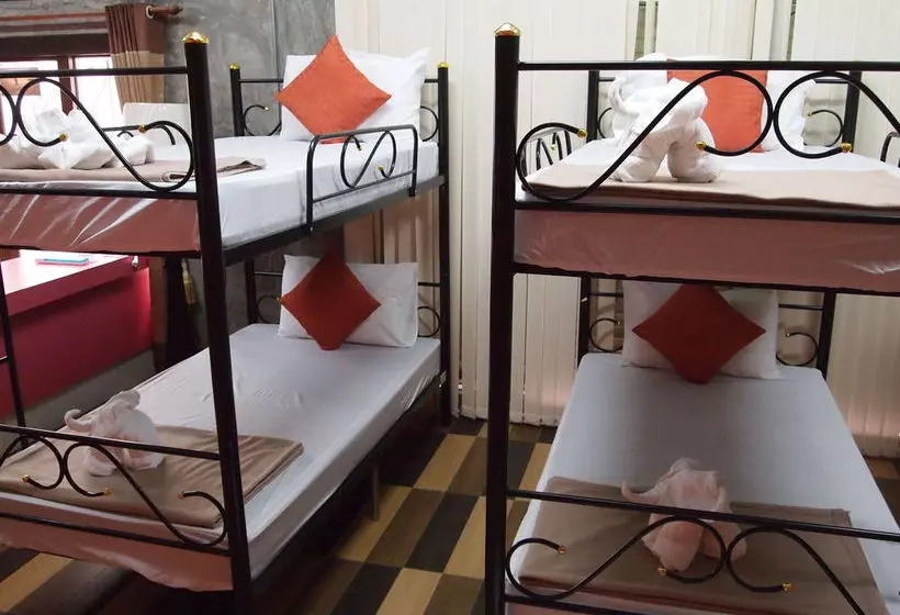 호스텔 Baan Phatchara