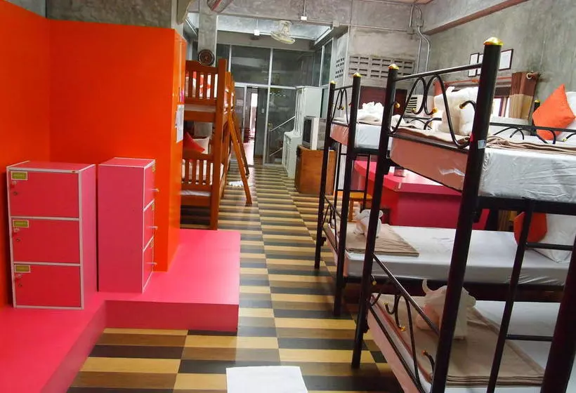 호스텔 Baan Phatchara