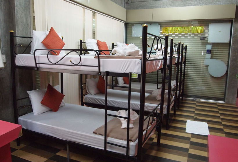 호스텔 Baan Phatchara